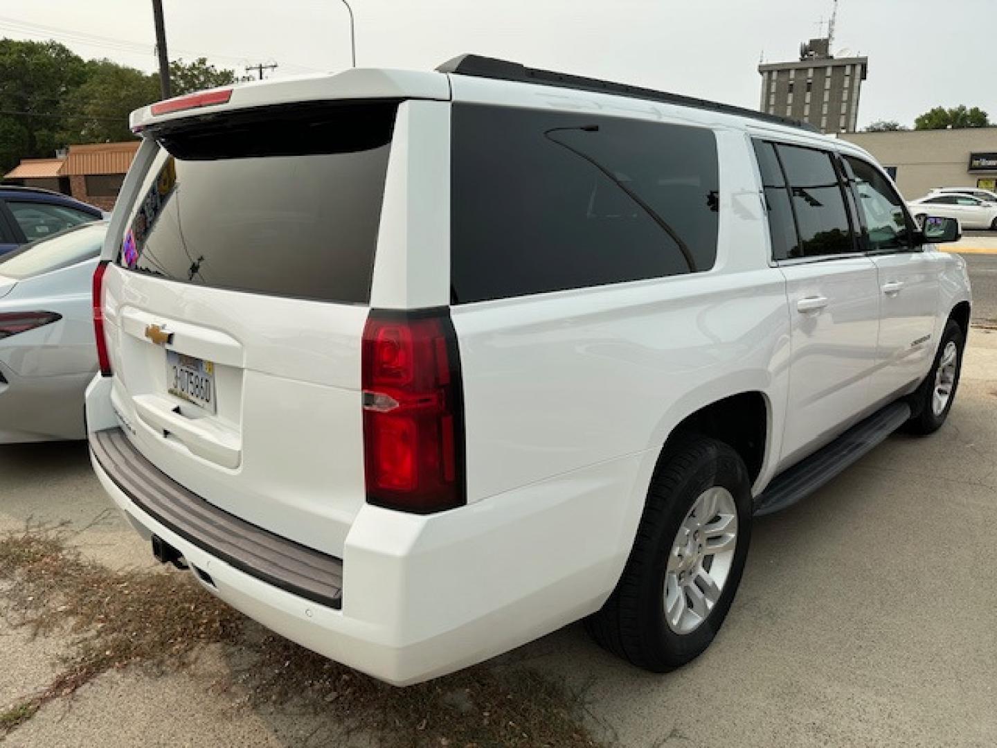 2018 White /Charcoal Chevrolet Suburban LS 4WD (1GNSKGKC2JR) with an 5.3L V8 OHV 16V engine, 6A transmission, located at 3200 1st Avenue North, Billings, MT, 59101, (406) 245-9055, 45.779270, -108.510742 - Very Nice, Full-Sized SUV with 3rd Row Seating and Low Mileage. Power Seats, Power Windows, Power Door Locks, Front & Rear Air/Heat Controls, Tow Package, Tilt Steering, Cruise Control and Much More! CarFax Dealer. Auto Brokers of Montana/AA&A Auto Rental/Fox Car Rental Billings - Photo#3